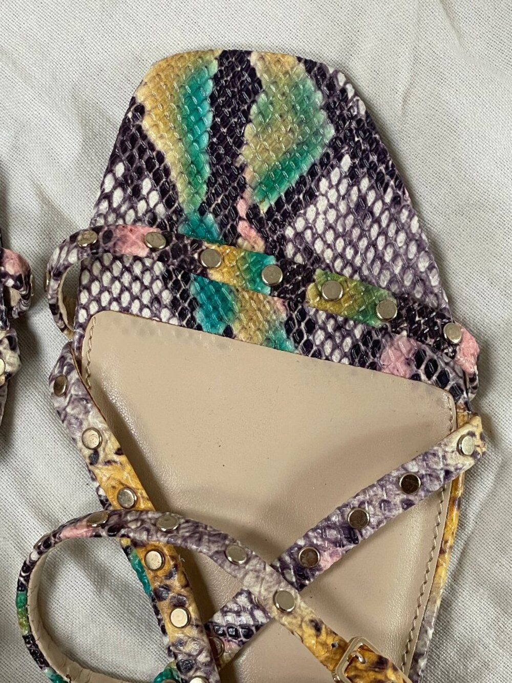 Vince Camuto Multicolor Snake Print Studded Strappy Flat Sandals Size 9M / 40 - Picture 5 of 13
